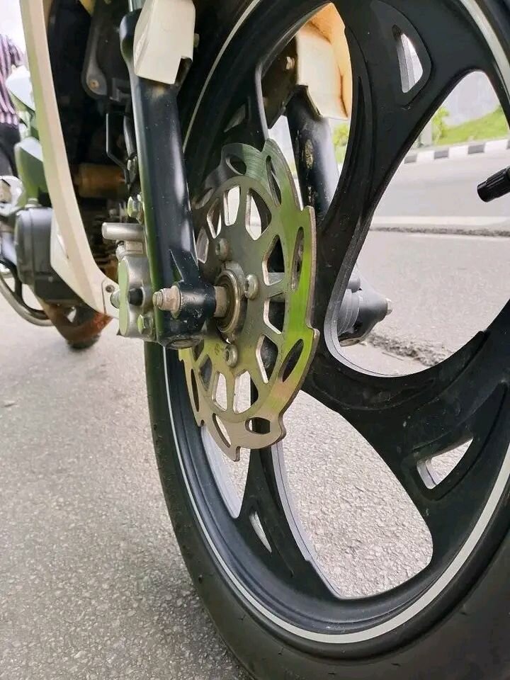 Moto sportive rapide et stylée