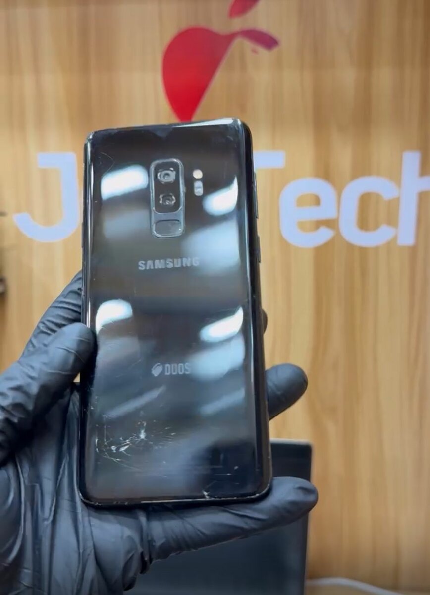 Samsung Galaxy S9+ juste dos f