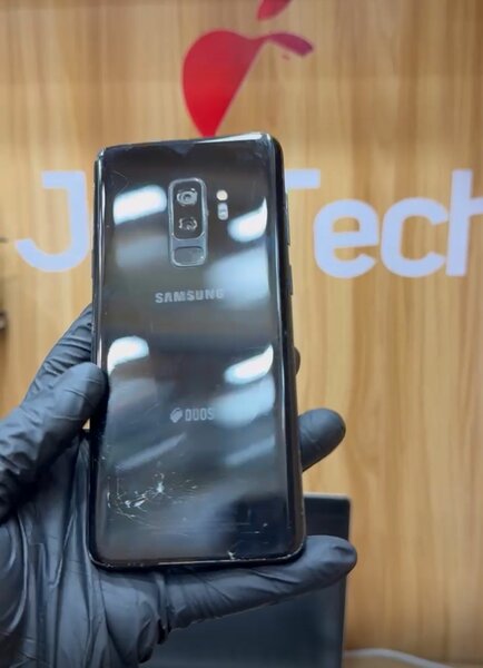 Samsung Galaxy S9+ juste dos f