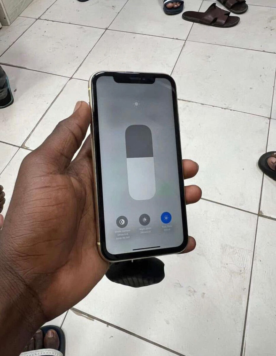 iPhone XR Jaune 64Go