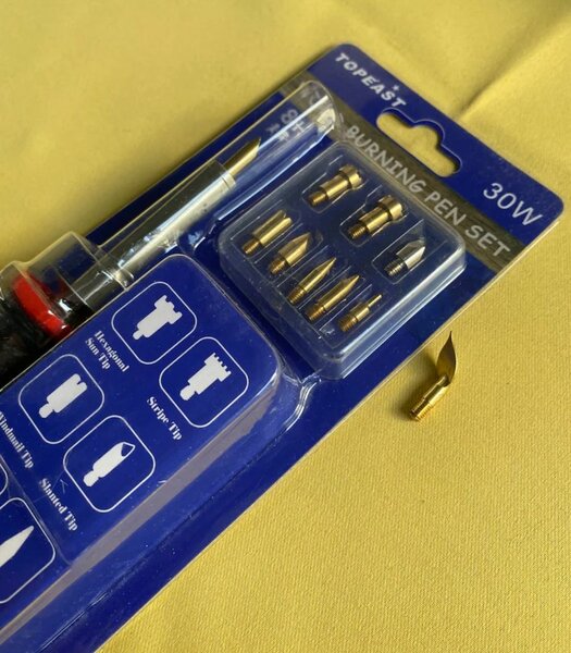 KIT DE PYROGRAVURE SUR BOIS 8 EN 1