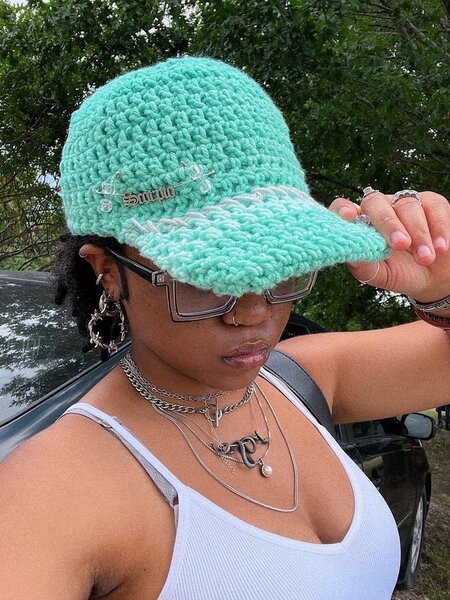 Casquette Colorée au Crochet
