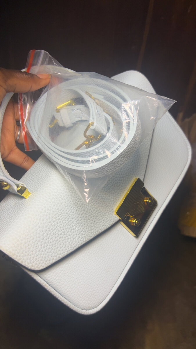 Sac à main en cuir blanc