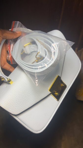 Sac à main en cuir blanc