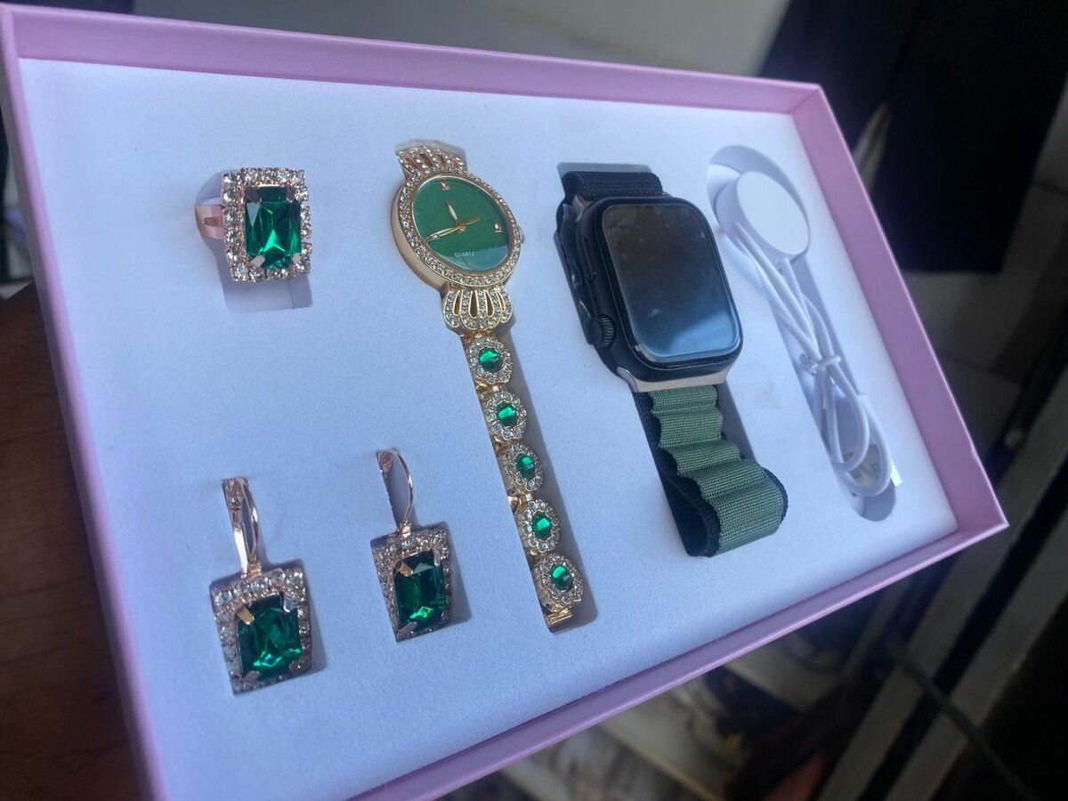 D29 Mini Smartwatch Set