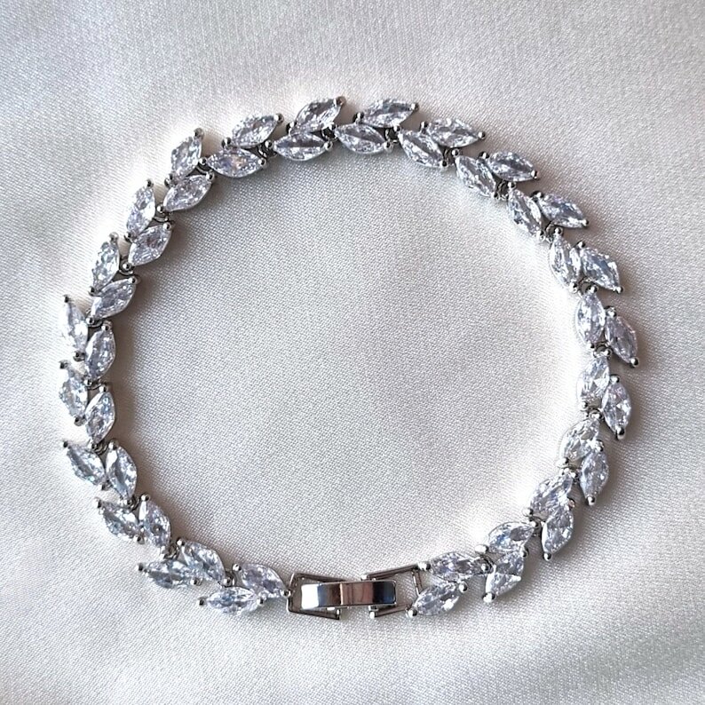 Leaf style bracelet