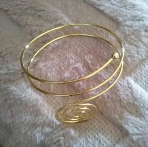 Bracelet design élégant doré