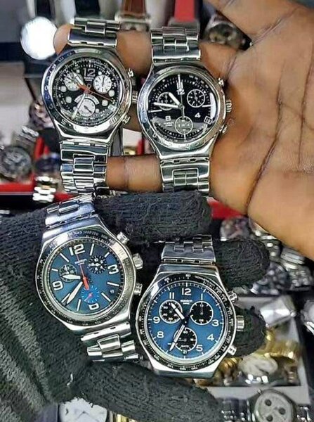 Montres élégantes en acier inoxydable