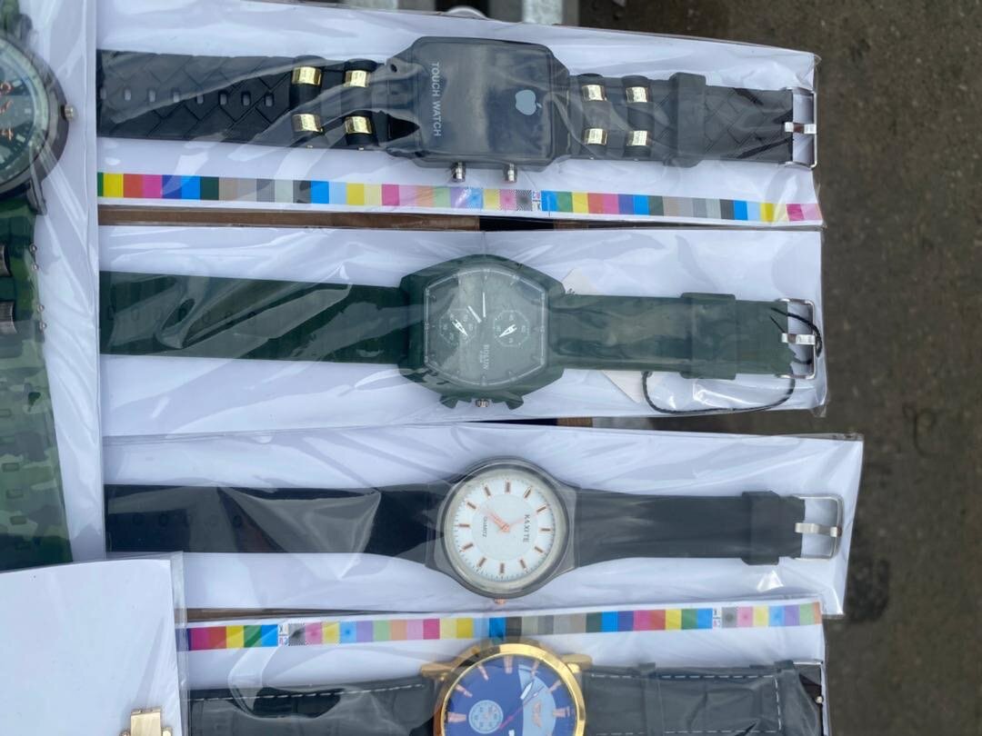 Montres élégantes et robustes