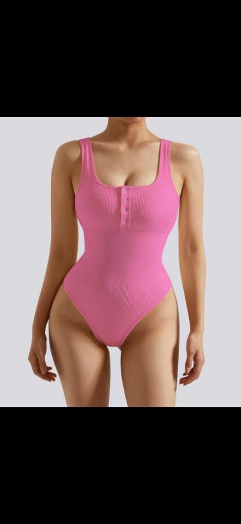 Body à boutons rose