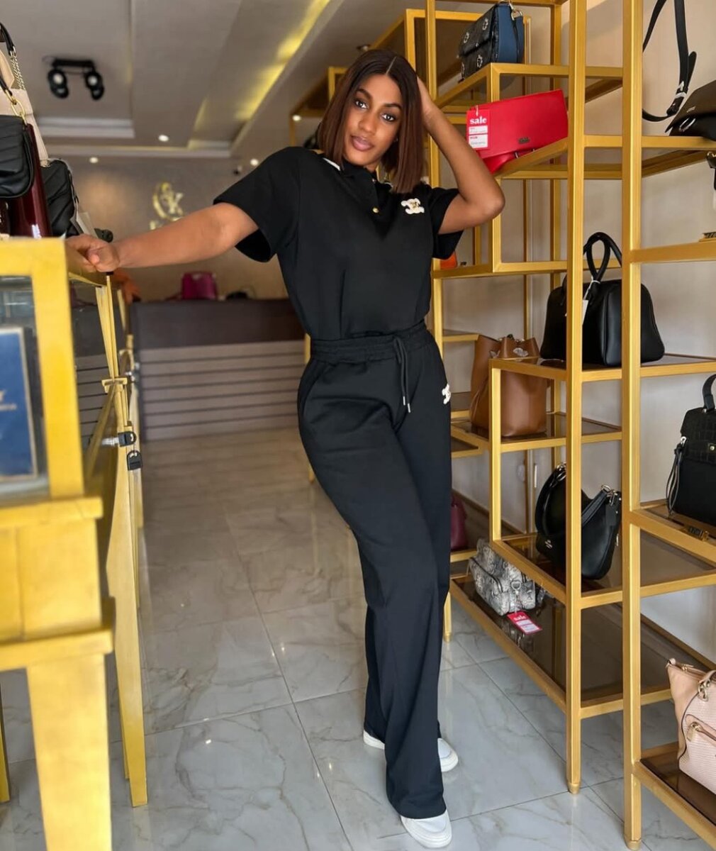 Ensemble jogging noir élégant