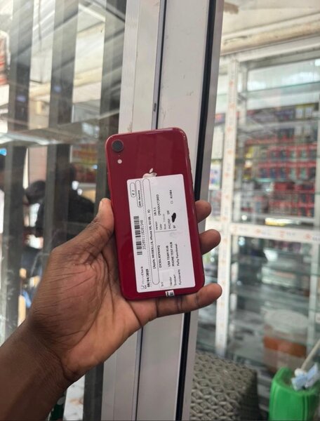 iPhone XR casi neuf colis