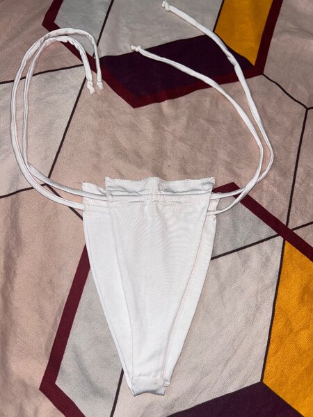 String bikini blanc élégant