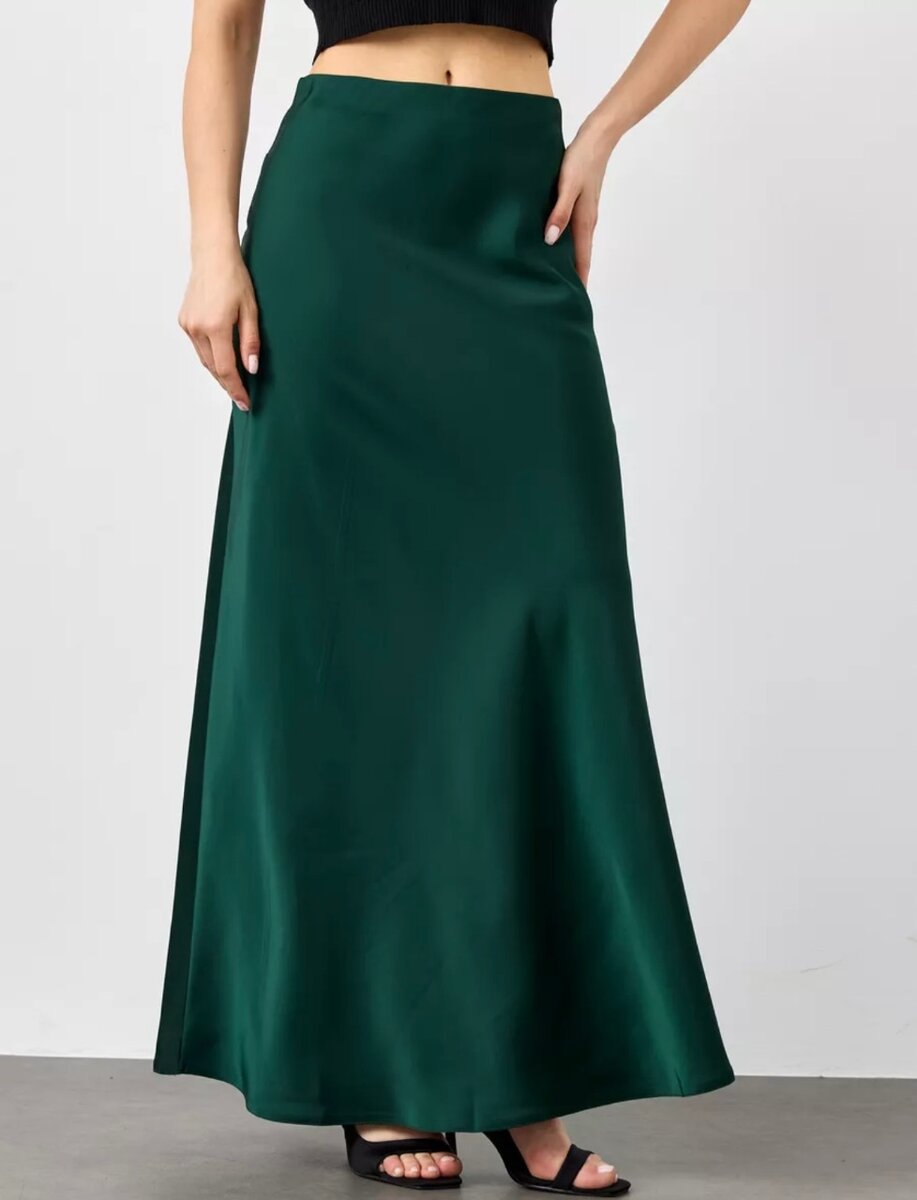 Атласная юбка с завышенной талией макси