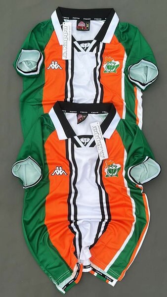 Maillot de football coloré