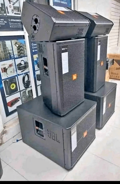 Enceintes JBL professionnelles