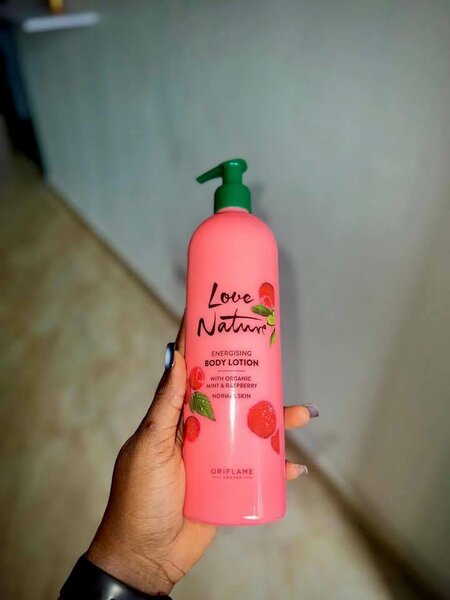 Oriflame Energising Boby Lotion with Mint and Raspberry