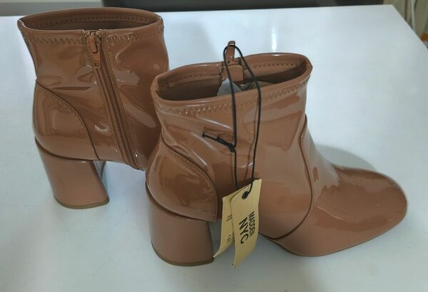 Bottines vernies élégantes