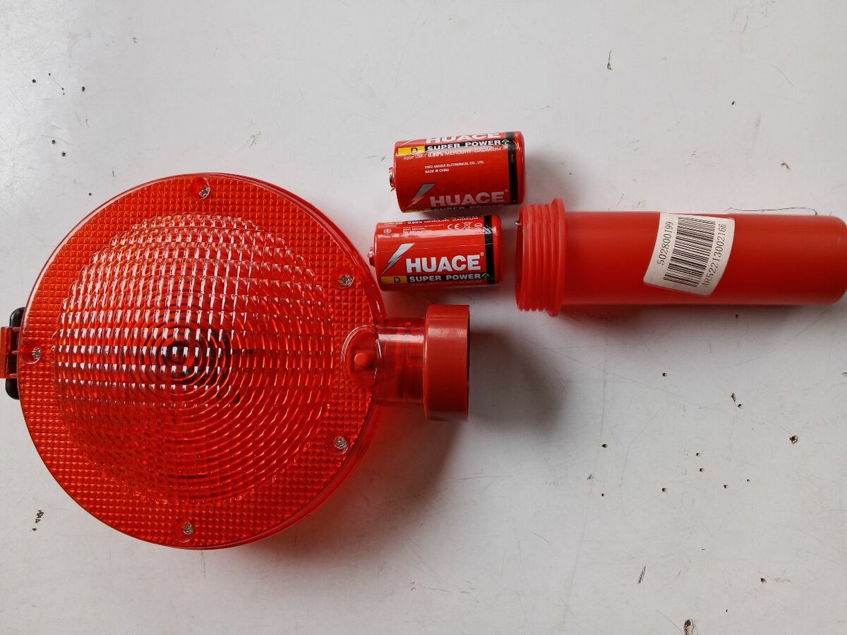 Lampe clignotante LED rouge pour la sécurité