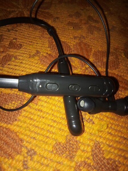 Bluetooth headphones