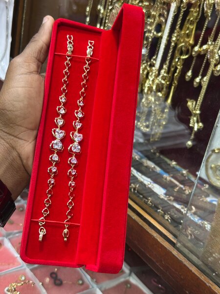 Bracelet en or avec cristaux