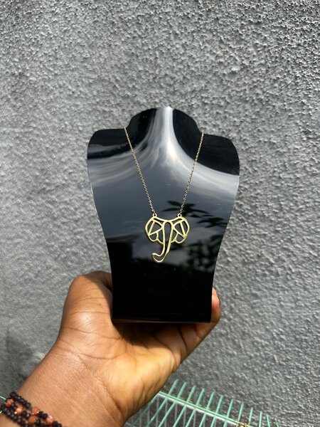 Collier Éléphant Élégant