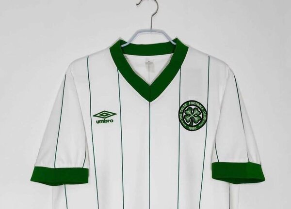 Maillot de football rétro Umbro