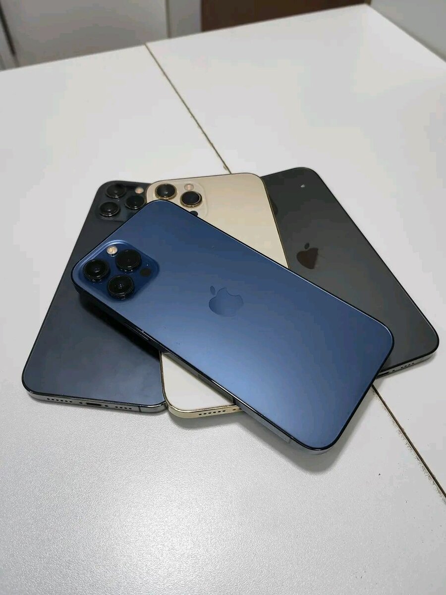 IPhone 12 pro max and samsung galaxy Note 10+