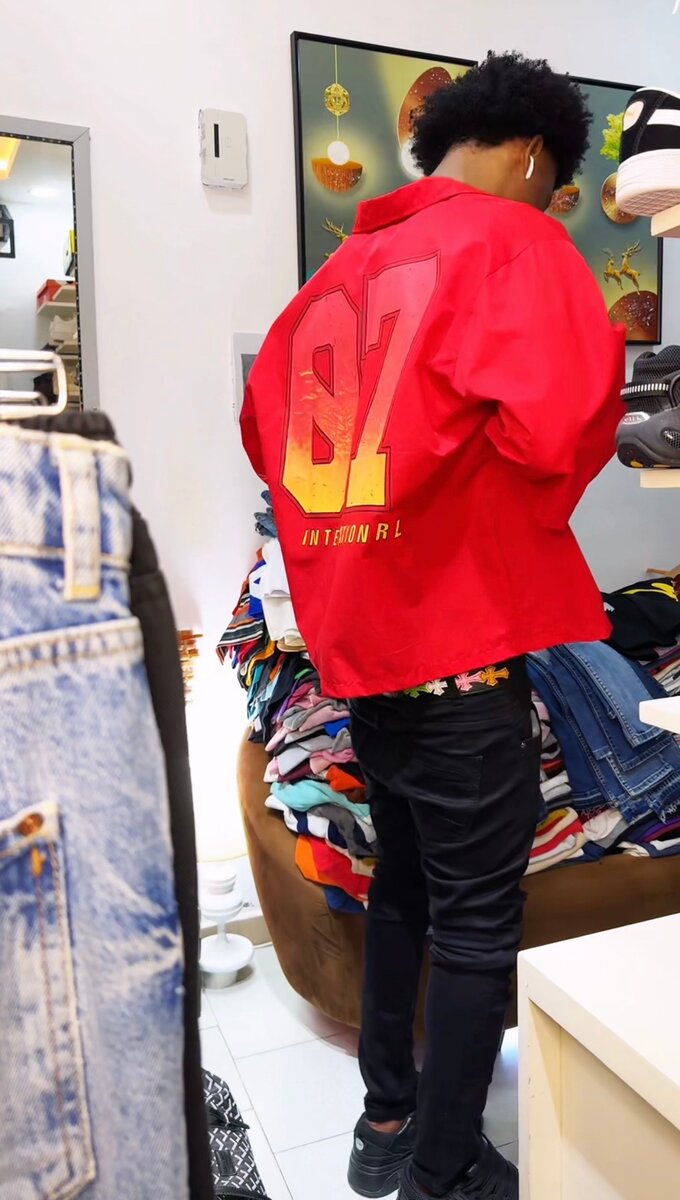 Veste rouge unisexe + jean