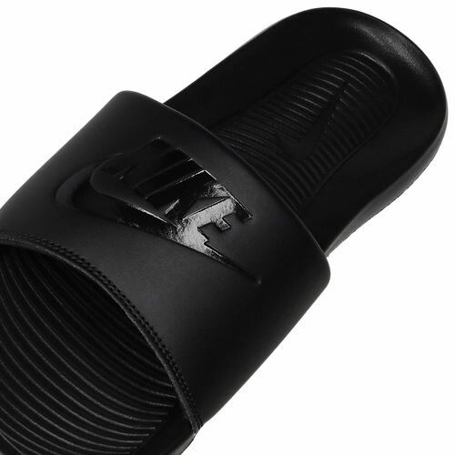 Claquettes noires confortables