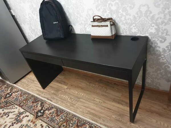 Письменный стол IKEA