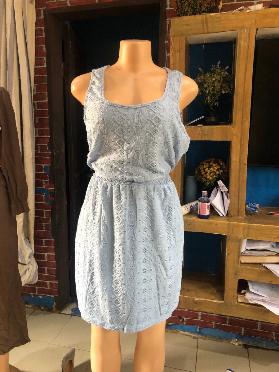 Robe d'été en dentelle noire