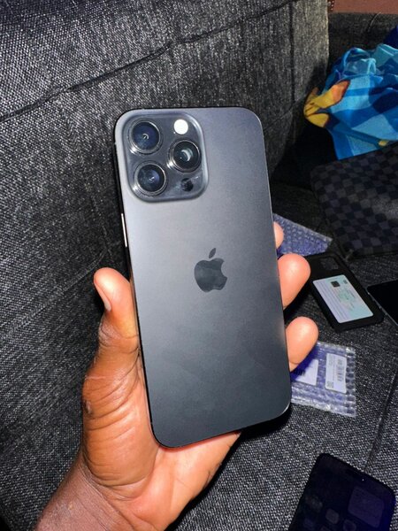 iPhone 14 Pro Noir Colis 128Go