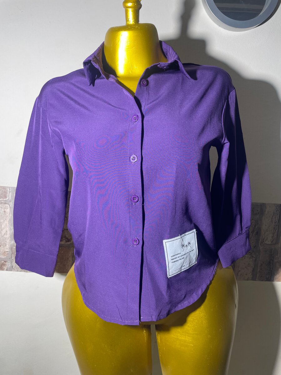 Chemise violette élégante