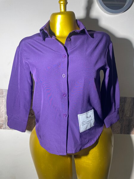 Chemise violette élégante