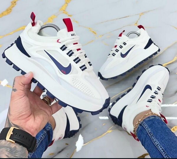 Chaussures Nike blanches pour homme