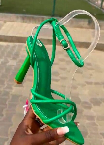 Sandales à talons verts