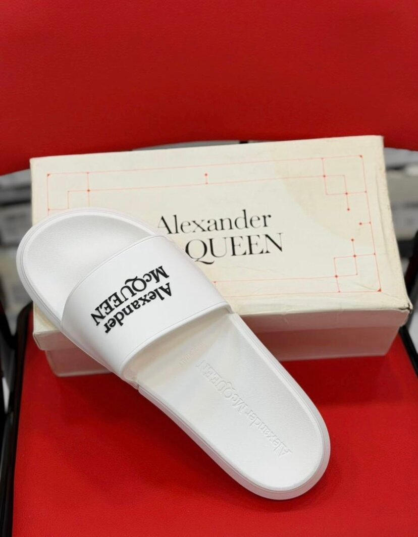 Claquettes blanches luxe