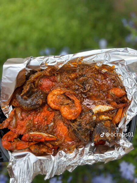 Délicieux plat de fruits de mer épicé