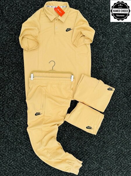 Complet homme disponible