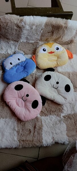Oreillers en peluche bébé mignons