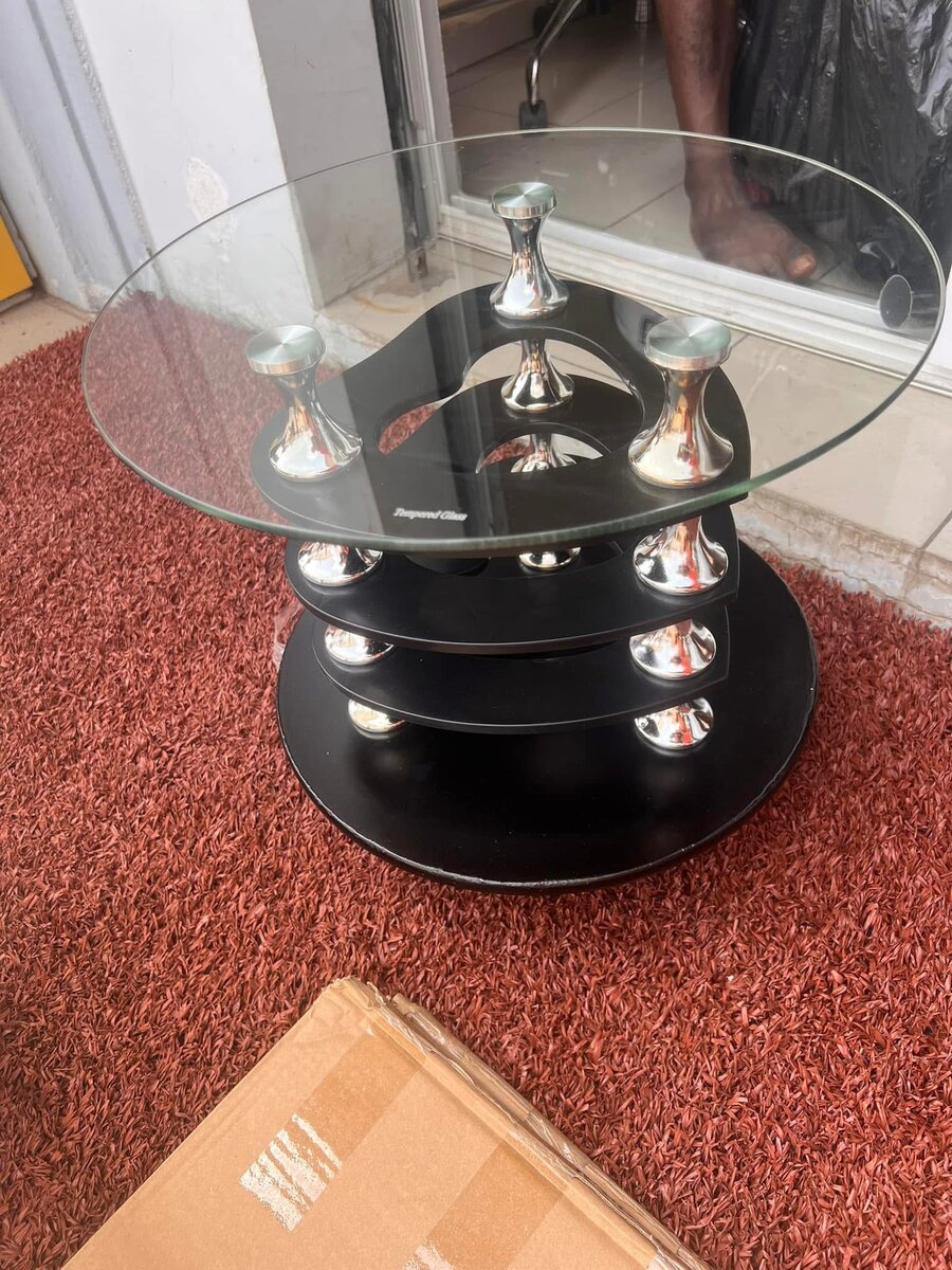 Table basse moderne en verre