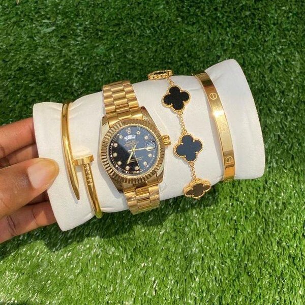 Montre Dorée de Luxe avec Bracelets