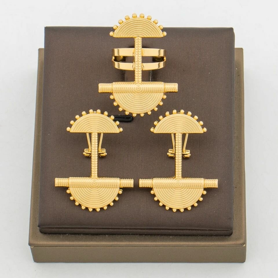 Boucles d'oreilles et bague