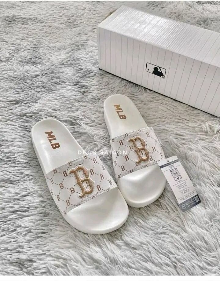 Claquettes élégantes pour femmes