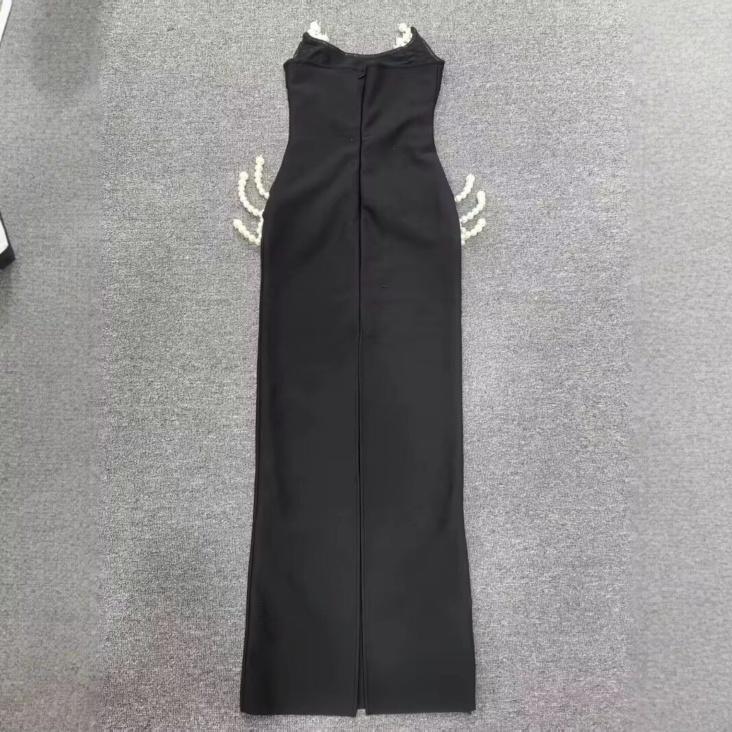 Robe Noire Perlée Élégante