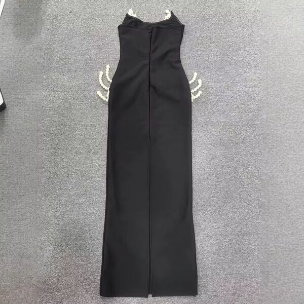 Robe Noire Perlée Élégante