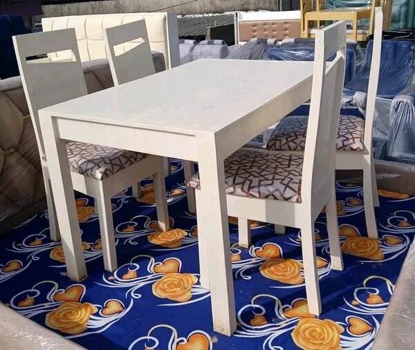 Table à manger moderne 4 places