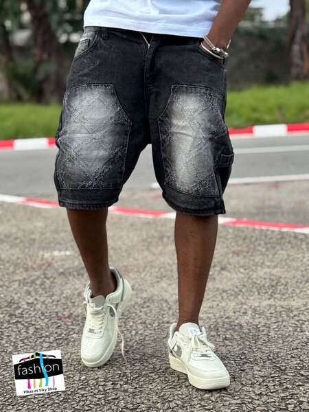 Short en jean délavé moderne