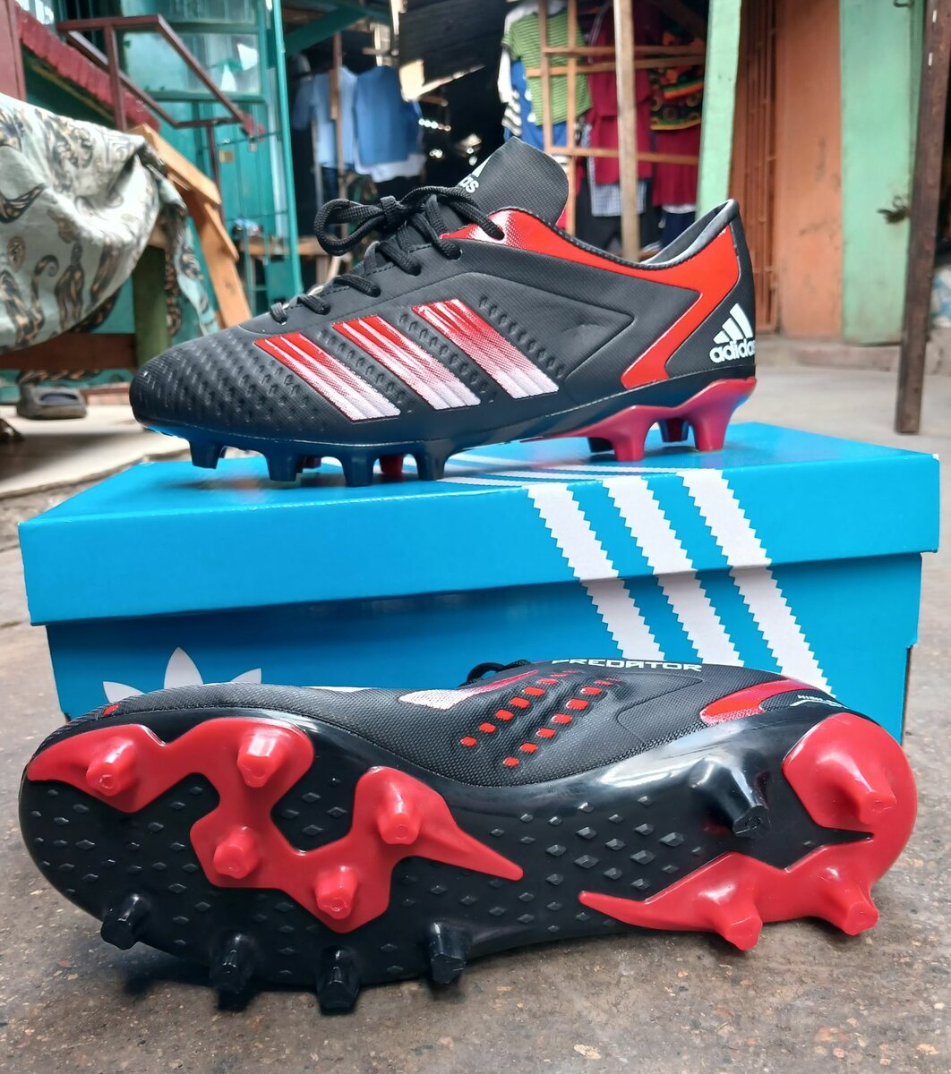 Soccer boots